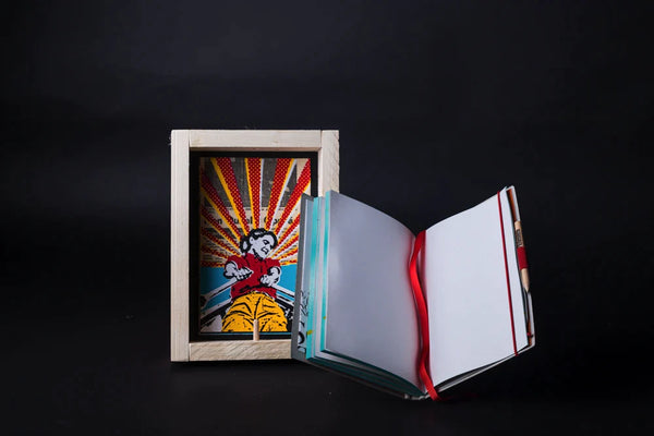 Salmon - medium notebook with frame originální obrázek